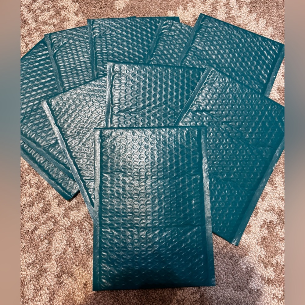 10 pc Bubble Polymailers✨